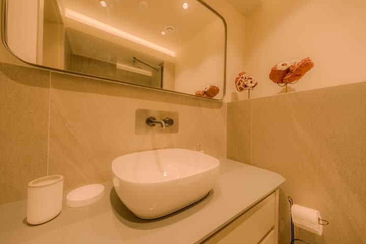 Sonsuz Mavi · Banyo