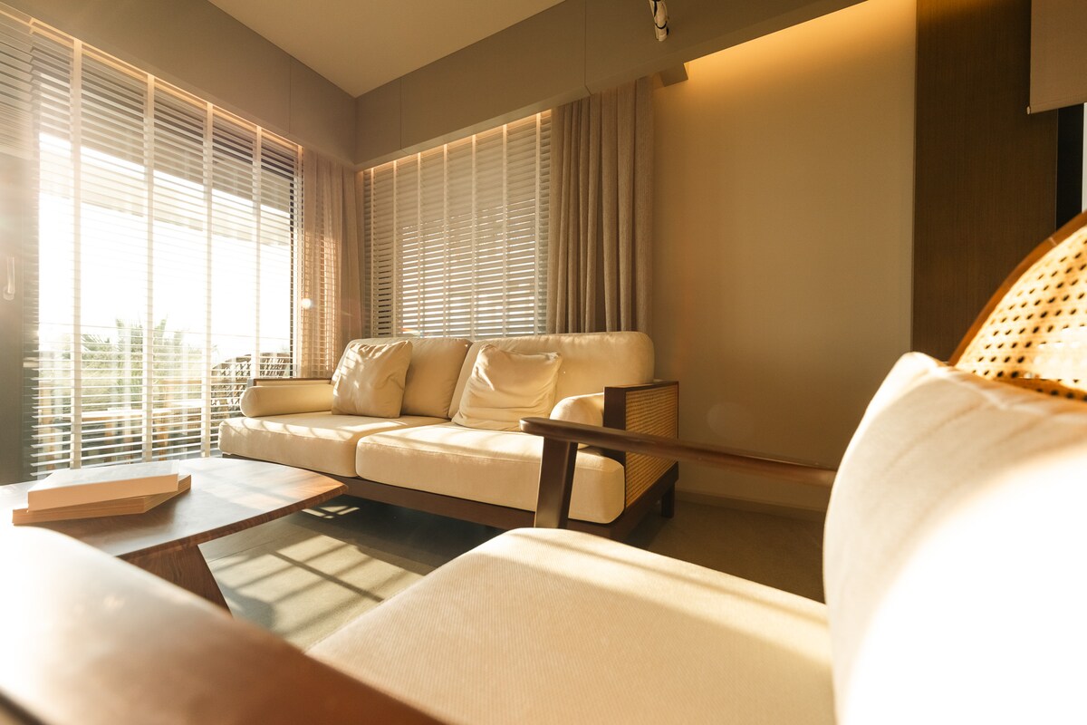 A modern stay with city and sea views in Alanya